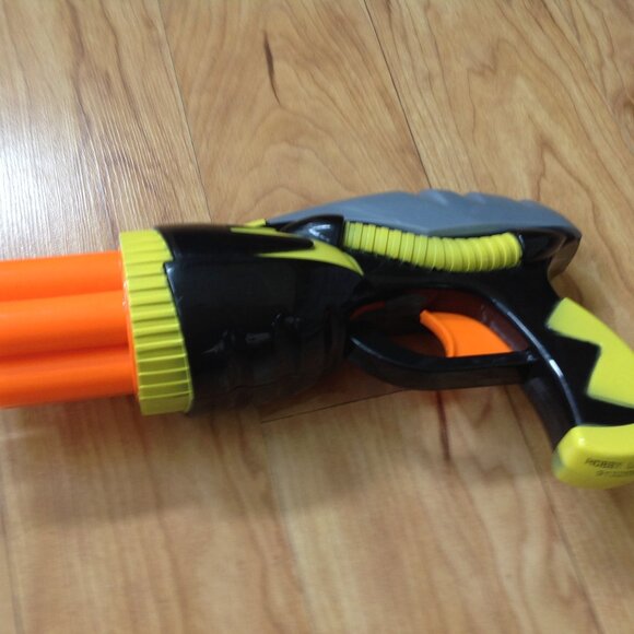 Buzz Bee gun Air Blasters with Soft Foam Darts - Picture 2 of 4